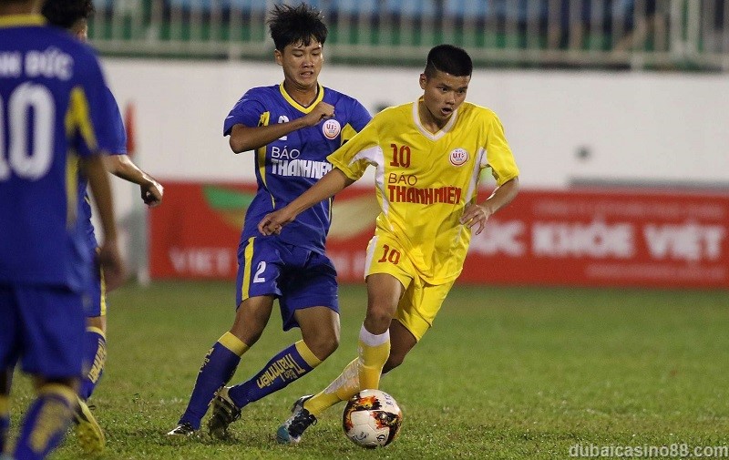 TOP 4 most promising young talents in Vietnamese football today (4)